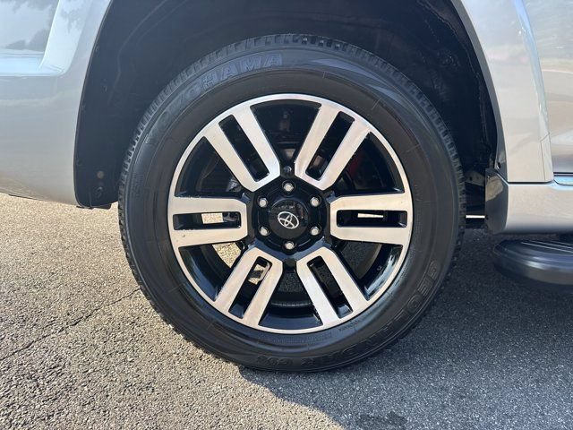 Used 2023 Toyota 4Runner Limited RWD image 15