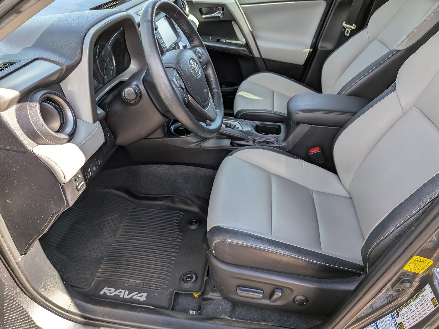 Used 2017 Toyota RAV4 Platinum AWD/4WD image 10