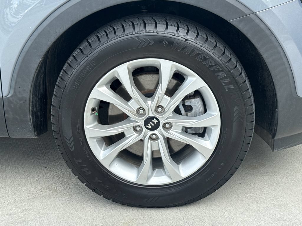 Used 2020 Kia Telluride LX FWD image 11
