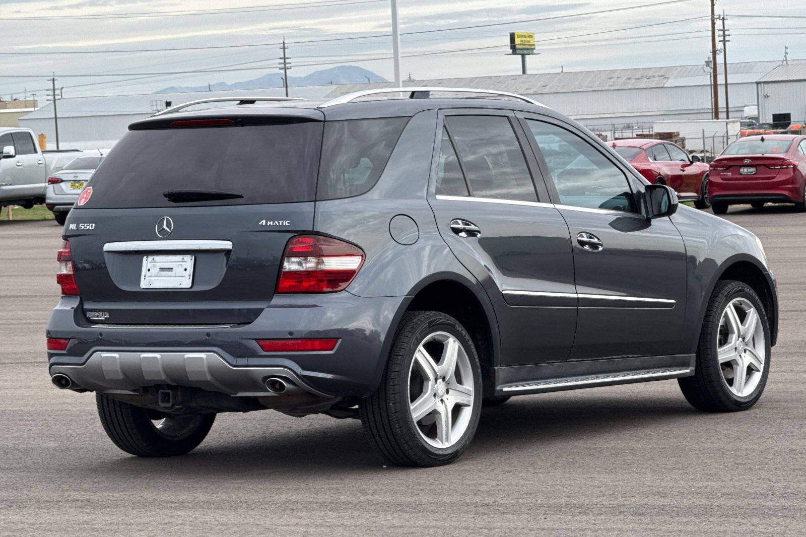 Used 2010 Mercedes-Benz ML 550 4MATIC image 4