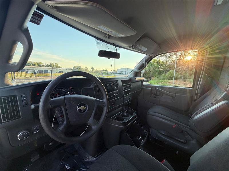 Used 2018 Chevrolet Express 2500 w/ Driver Convenience Package RWD image 16