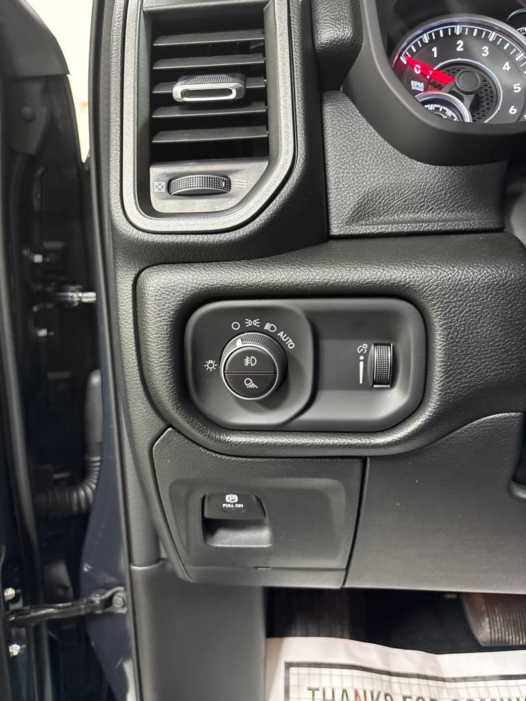 New 2026 RAM 1500 Express AWD/4WD image 10