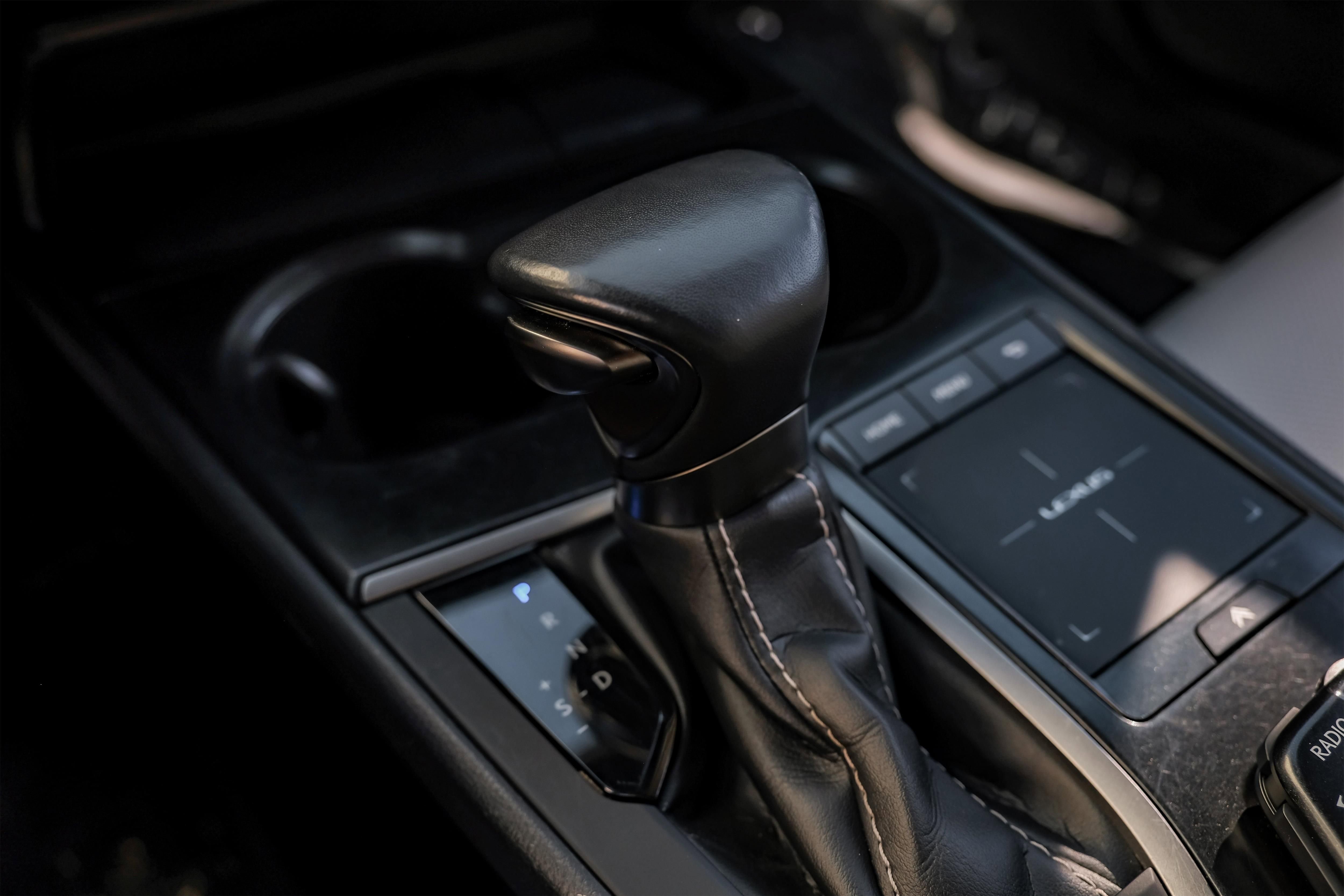 Used 2021 Lexus UX 250h w/ Premium Package image 28