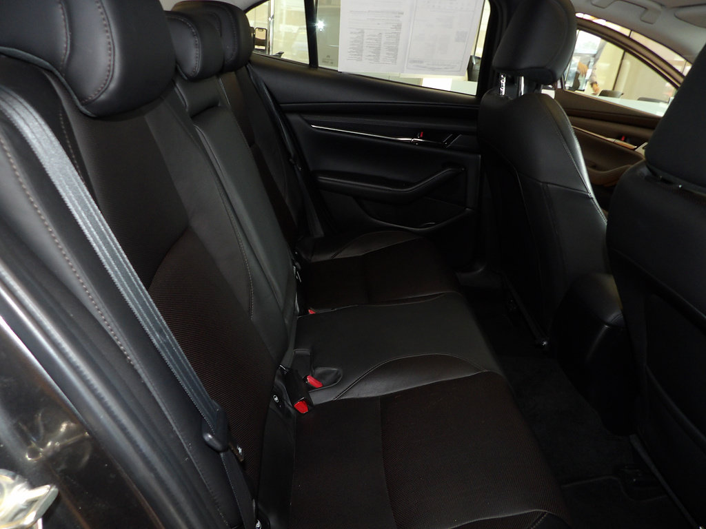 Used 2021 MAZDA MAZDA3 s AWD/4WD image 17