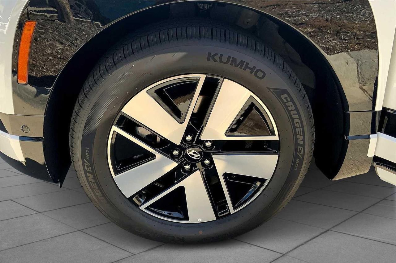 New 2026 Hyundai Ioniq 9 SEL image 11