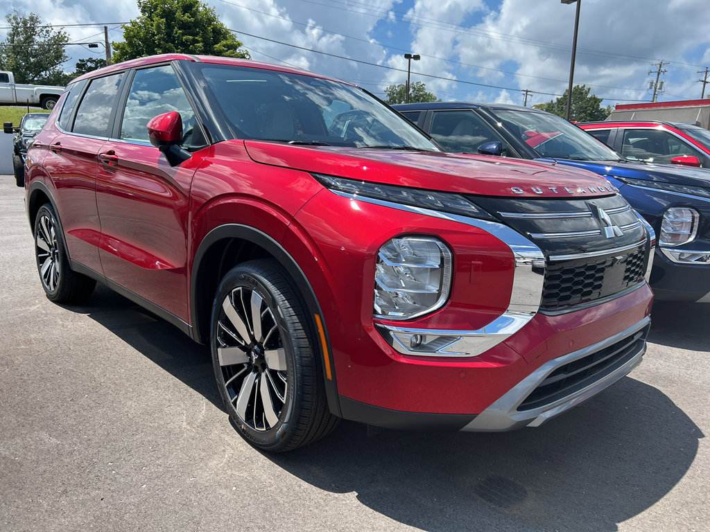 New 2025 Mitsubishi Outlander SE