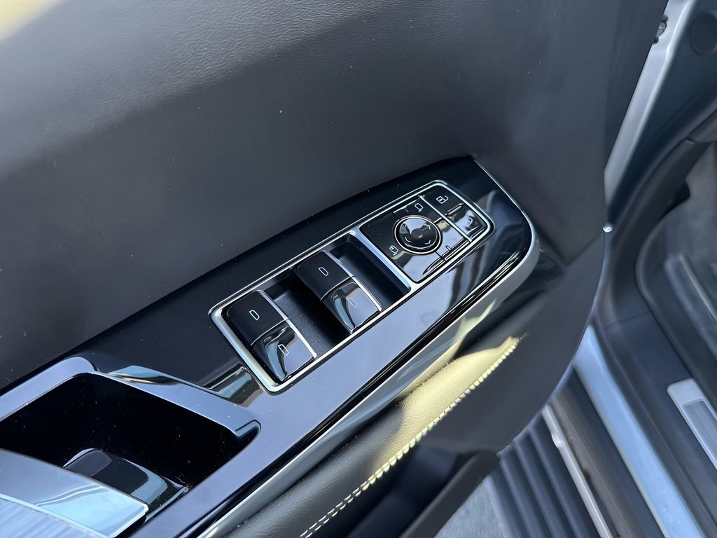 Used 2025 Cadillac Escalade Sport Platinum image 30