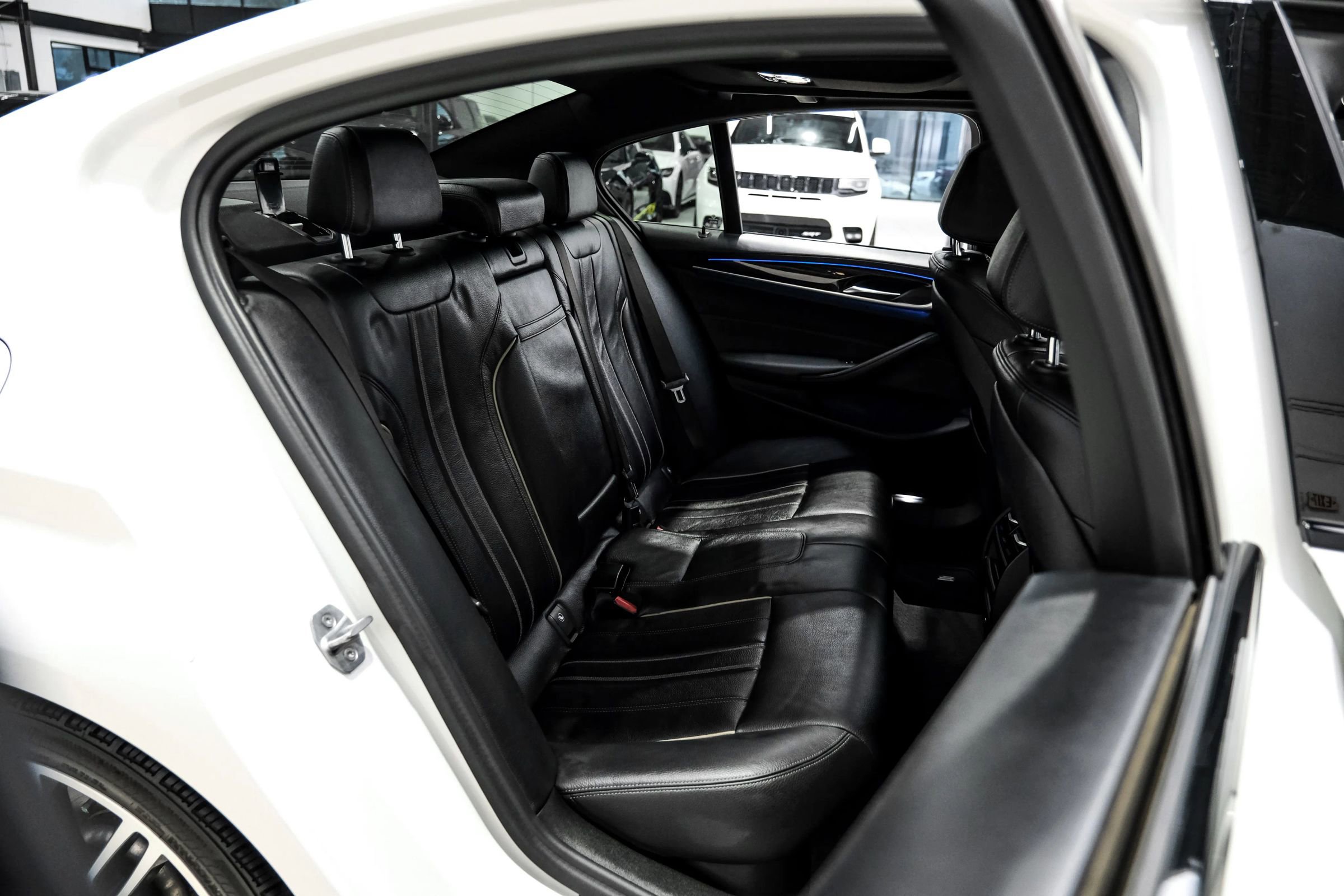 Used 2018 BMW 540i w/ M Sport Package RWD image 45