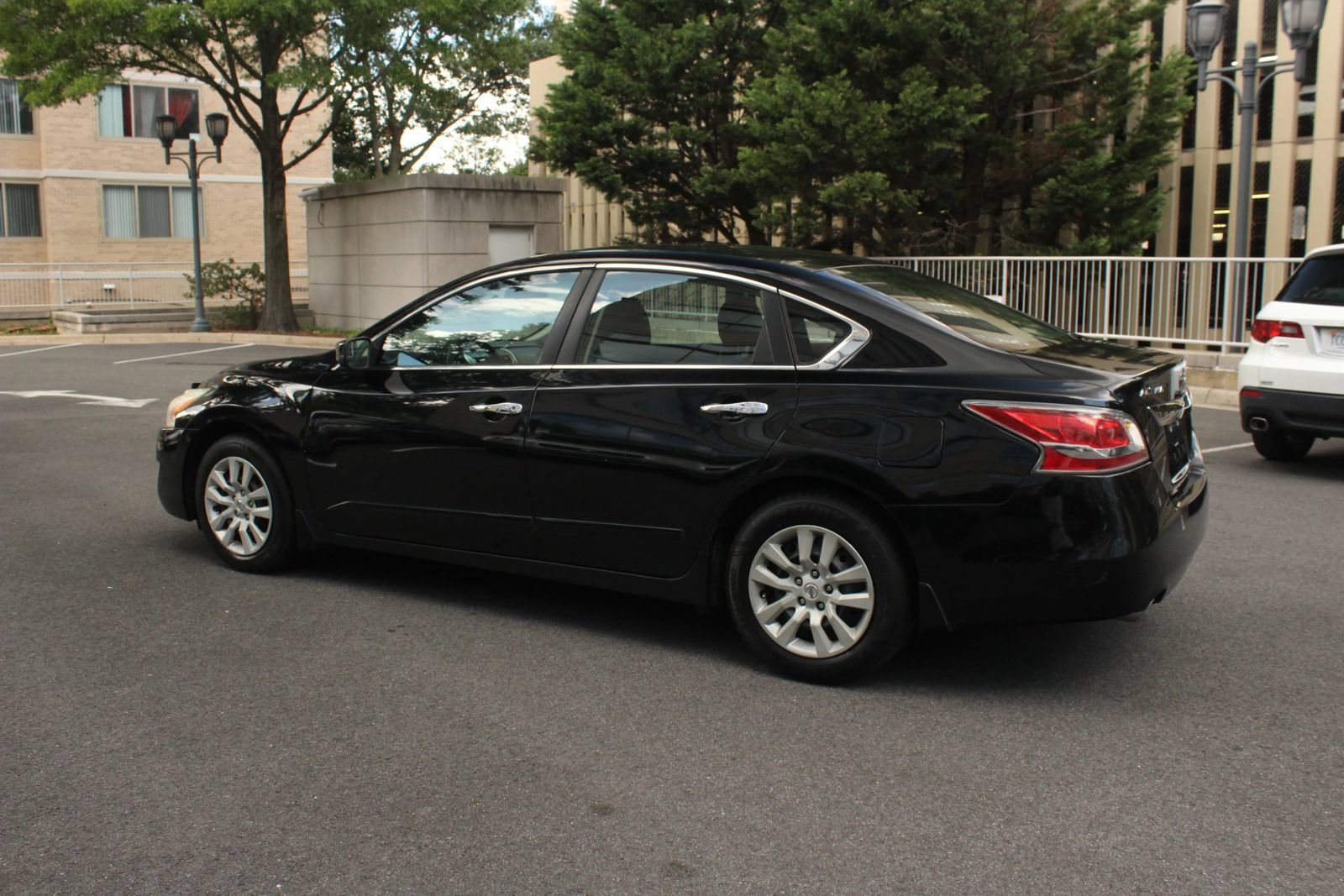 Used 2015 Nissan Altima 2.5 S w/ Power Driver Seat Package FWD image 9