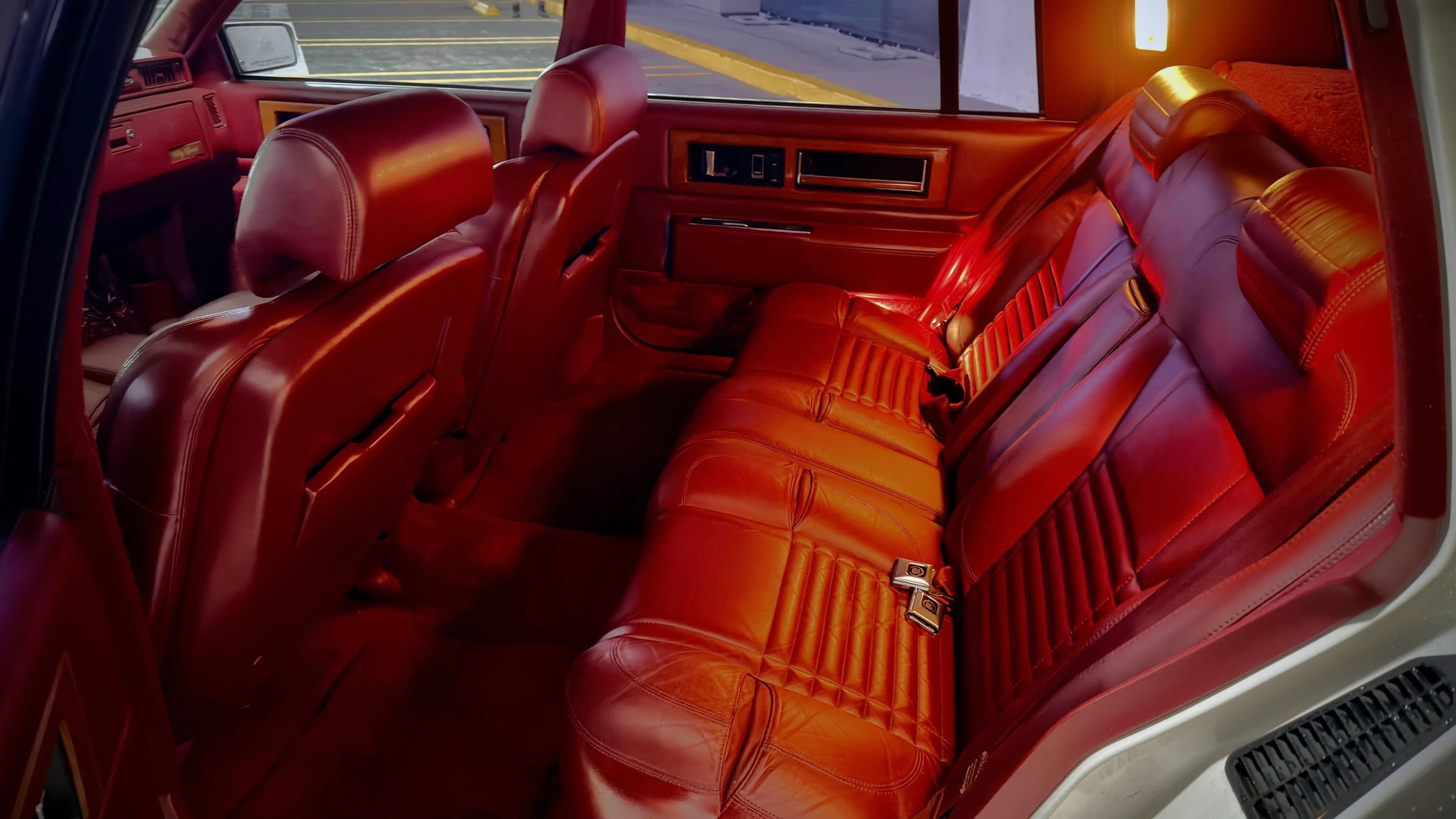 Used 1990 Cadillac Fleetwood 60 Special FWD image 18