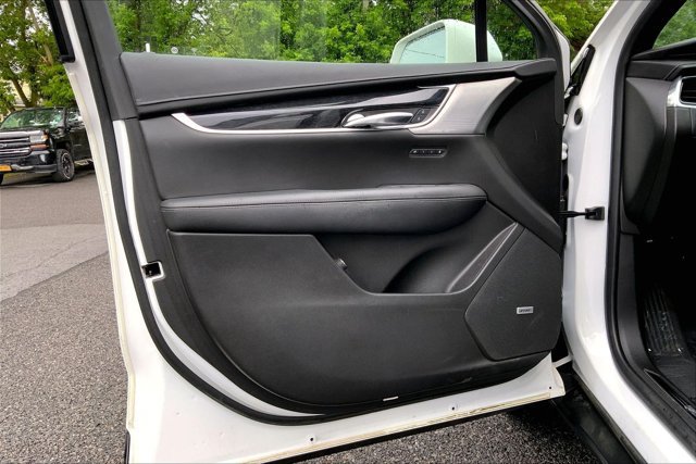 Used 2020 Cadillac XT5 Premium Luxury AWD/4WD image 23
