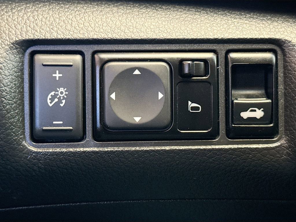 Used 2018 Nissan Sentra SV FWD image 12