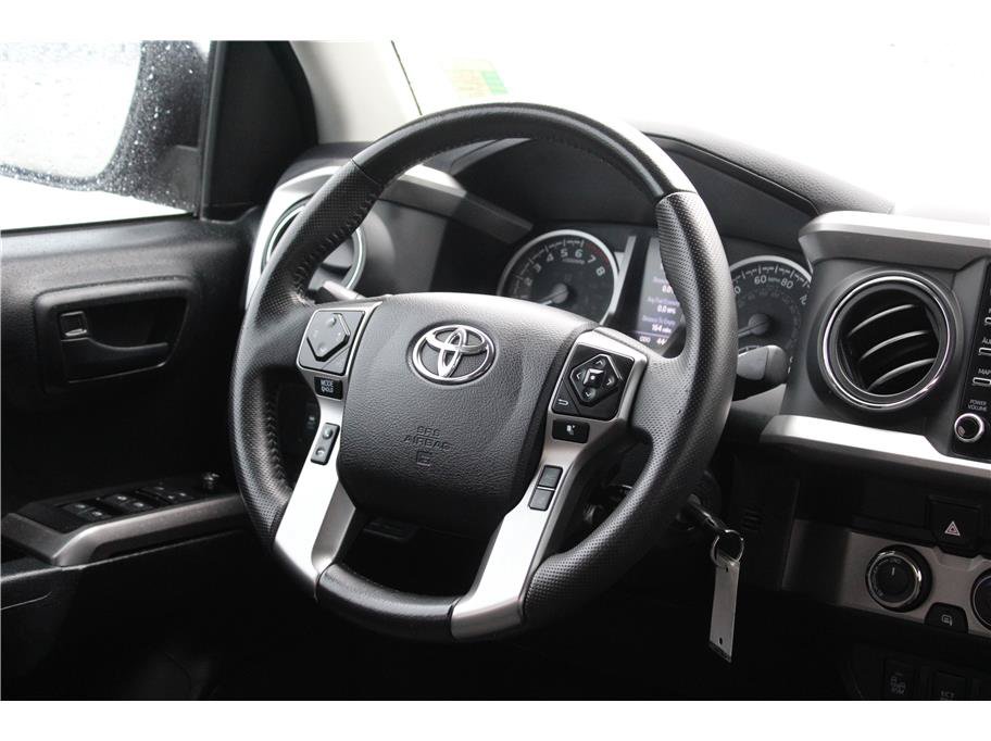 Used 2022 Toyota Tacoma SR5 w/ Technology Package AWD/4WD image 16