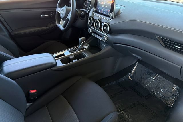 Used 2024 Nissan Sentra SV FWD image 18