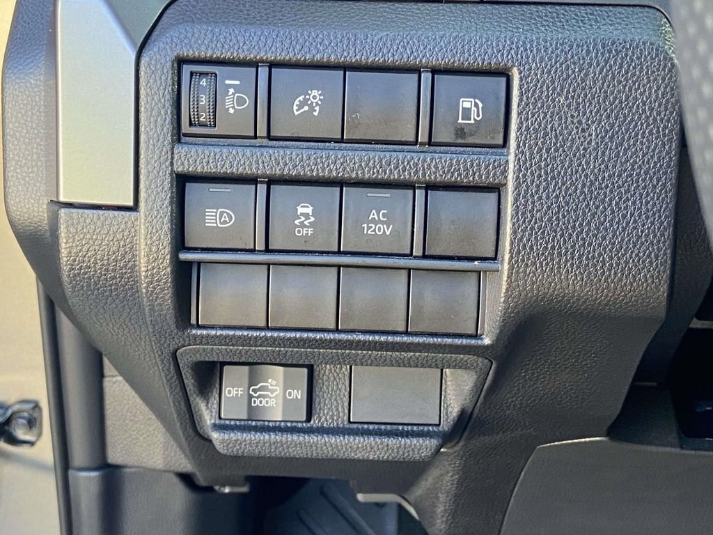 Used 2025 Toyota Tacoma TRD Sport image 29