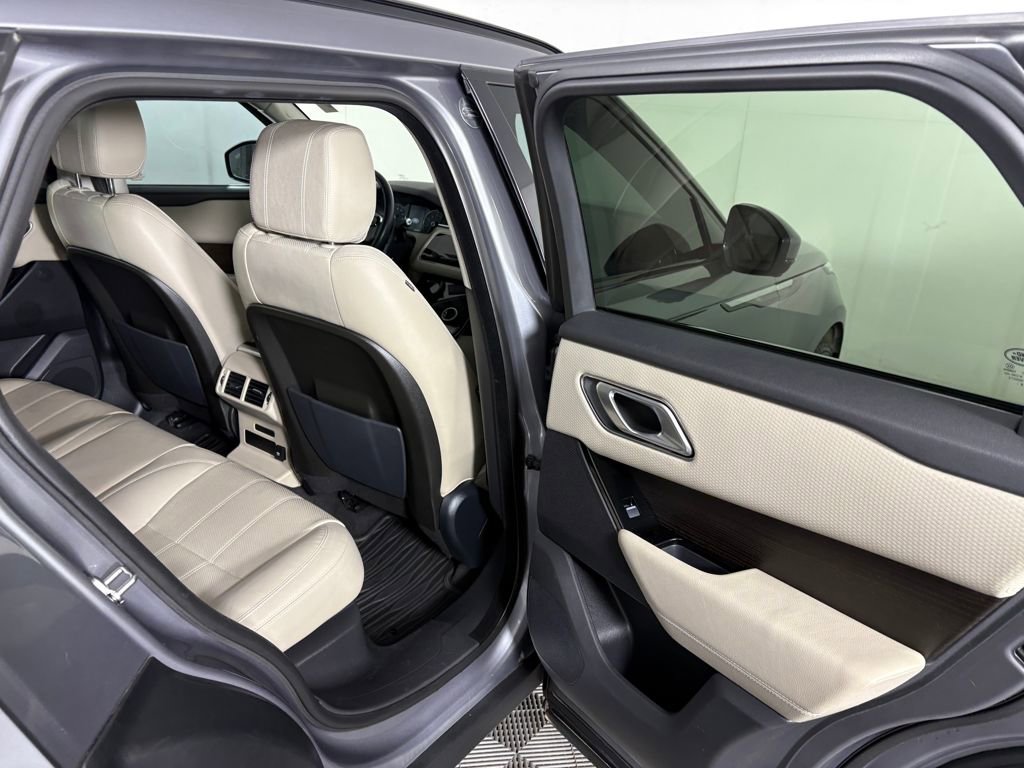 Used 2020 Land Rover Range Rover Velar S image 31
