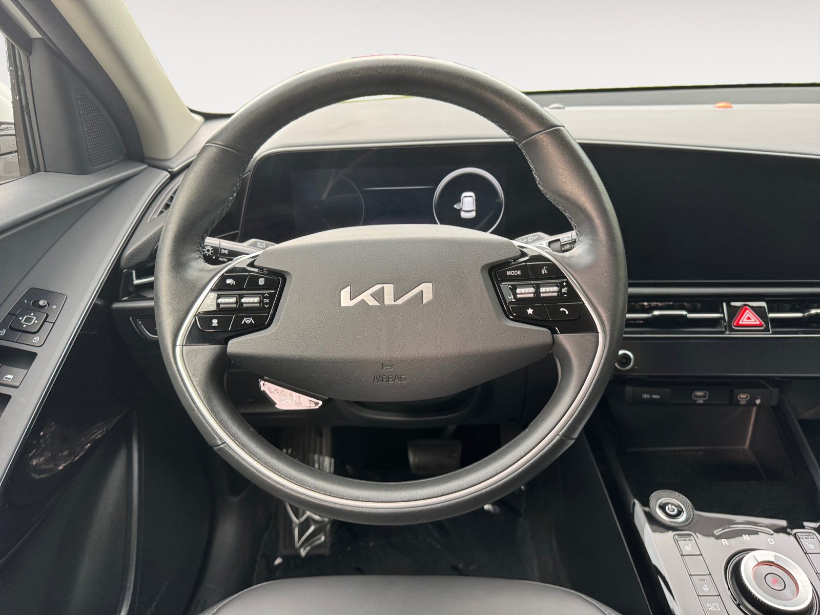 Used 2023 Kia Niro Wind w/ Wind Preserve Package FWD image 13