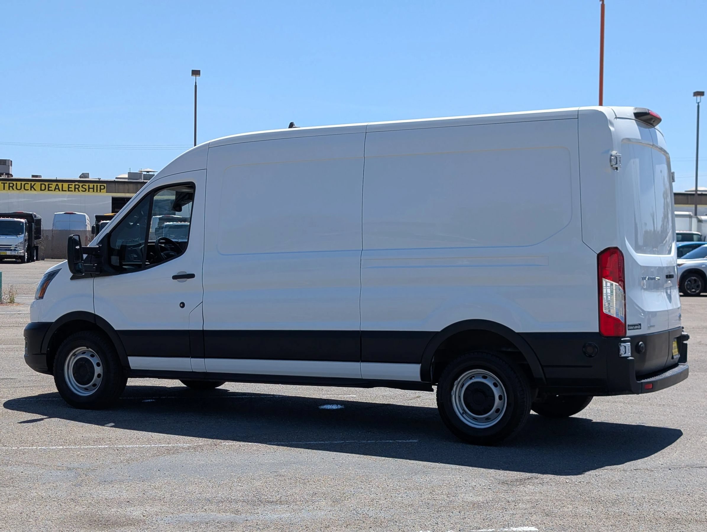 Used 2020 Ford Transit 250 Medium Roof RWD image 5