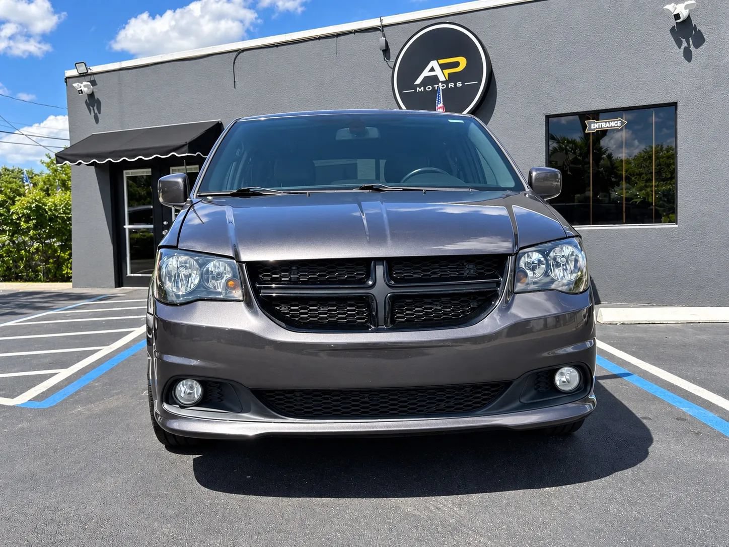 Used 2019 Dodge Grand Caravan GT FWD image 2