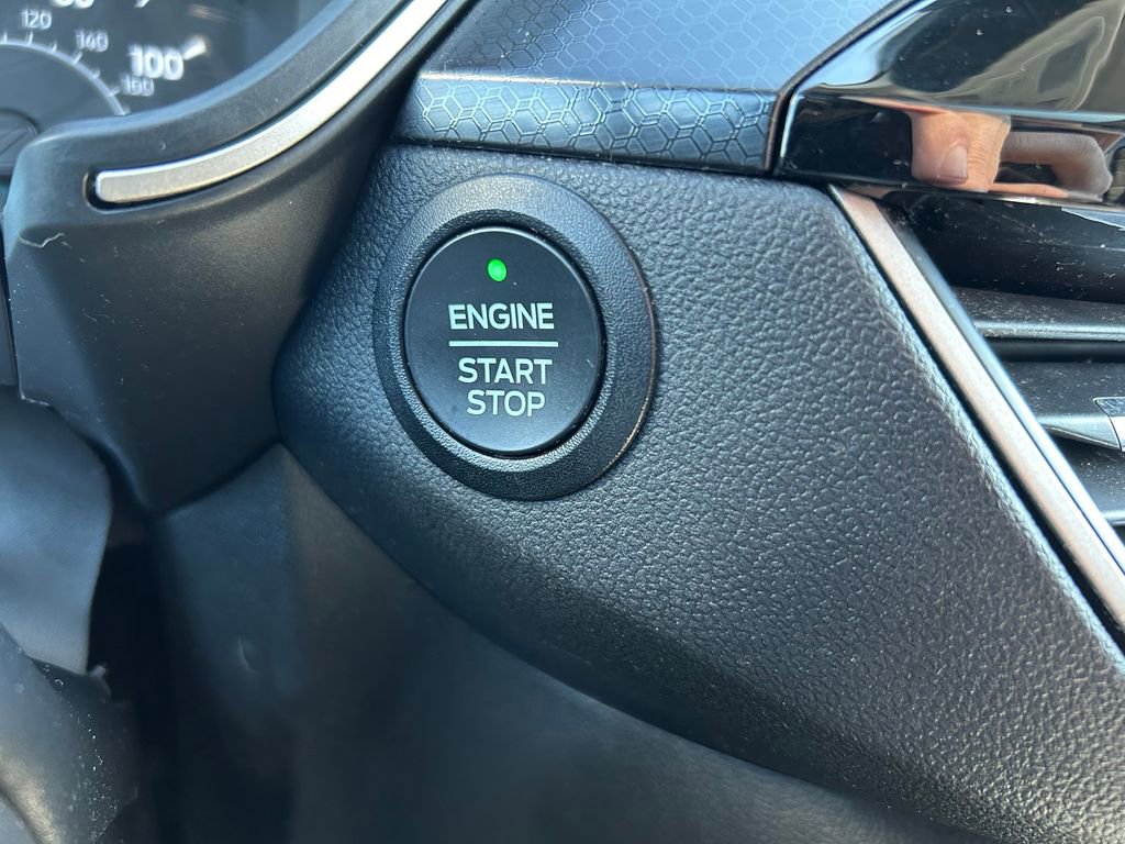 Used 2022 Ford Escape SEL w/ SEL Stealth AWD Package image 17