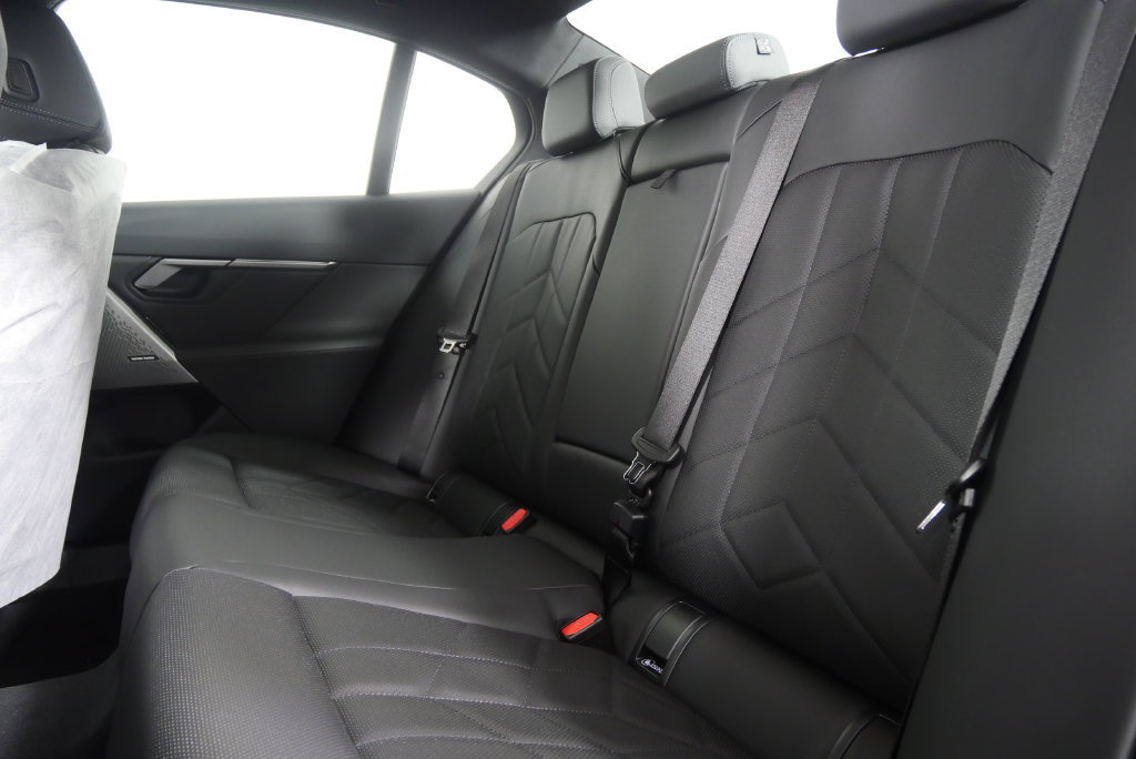 Used 2026 BMW 530i w/ M Sport Package RWD image 16