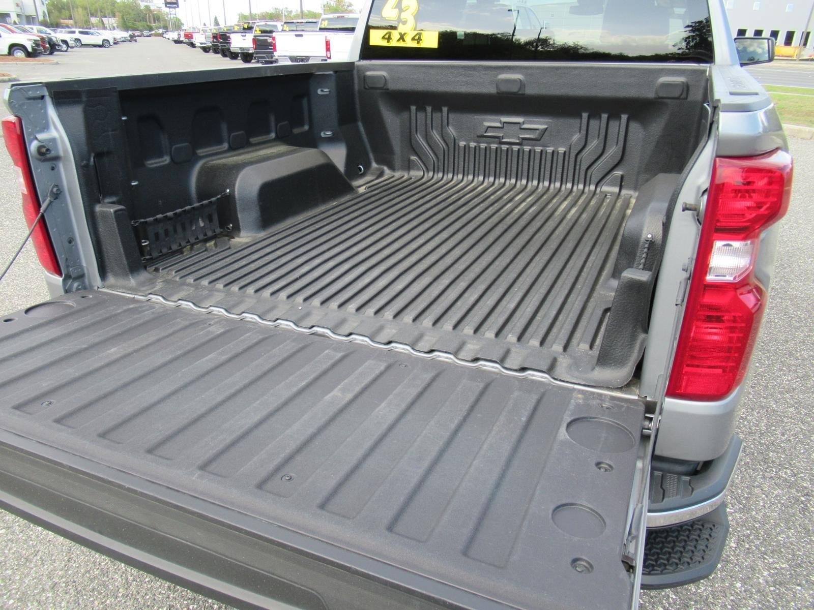 Used 2023 Chevrolet Silverado 1500 LT AWD/4WD image 27
