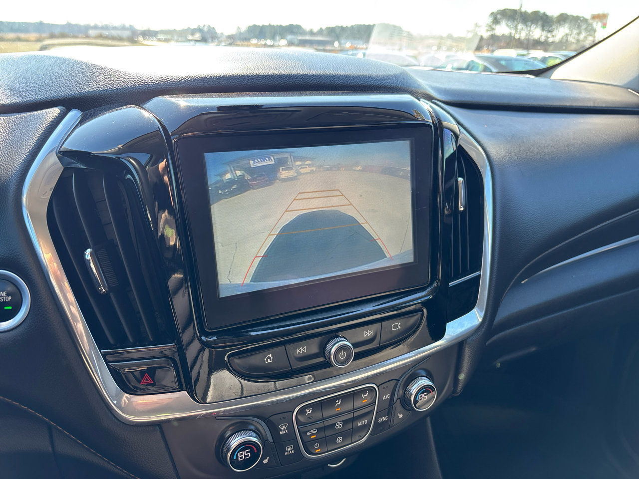 Used 2018 Chevrolet Traverse LT image 16