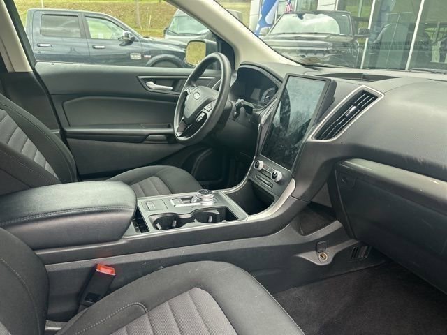 Used 2022 Ford Edge SE image 28