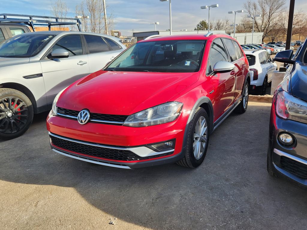Used 2018 Volkswagen Golf Alltrack image 9
