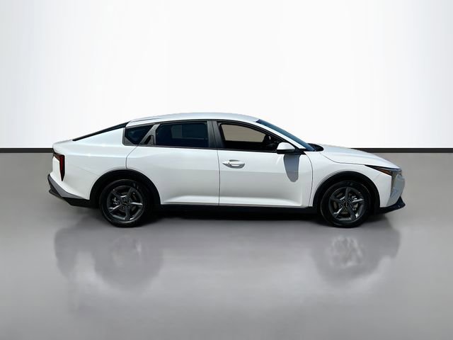 New 2026 Kia K4 LXS image 8