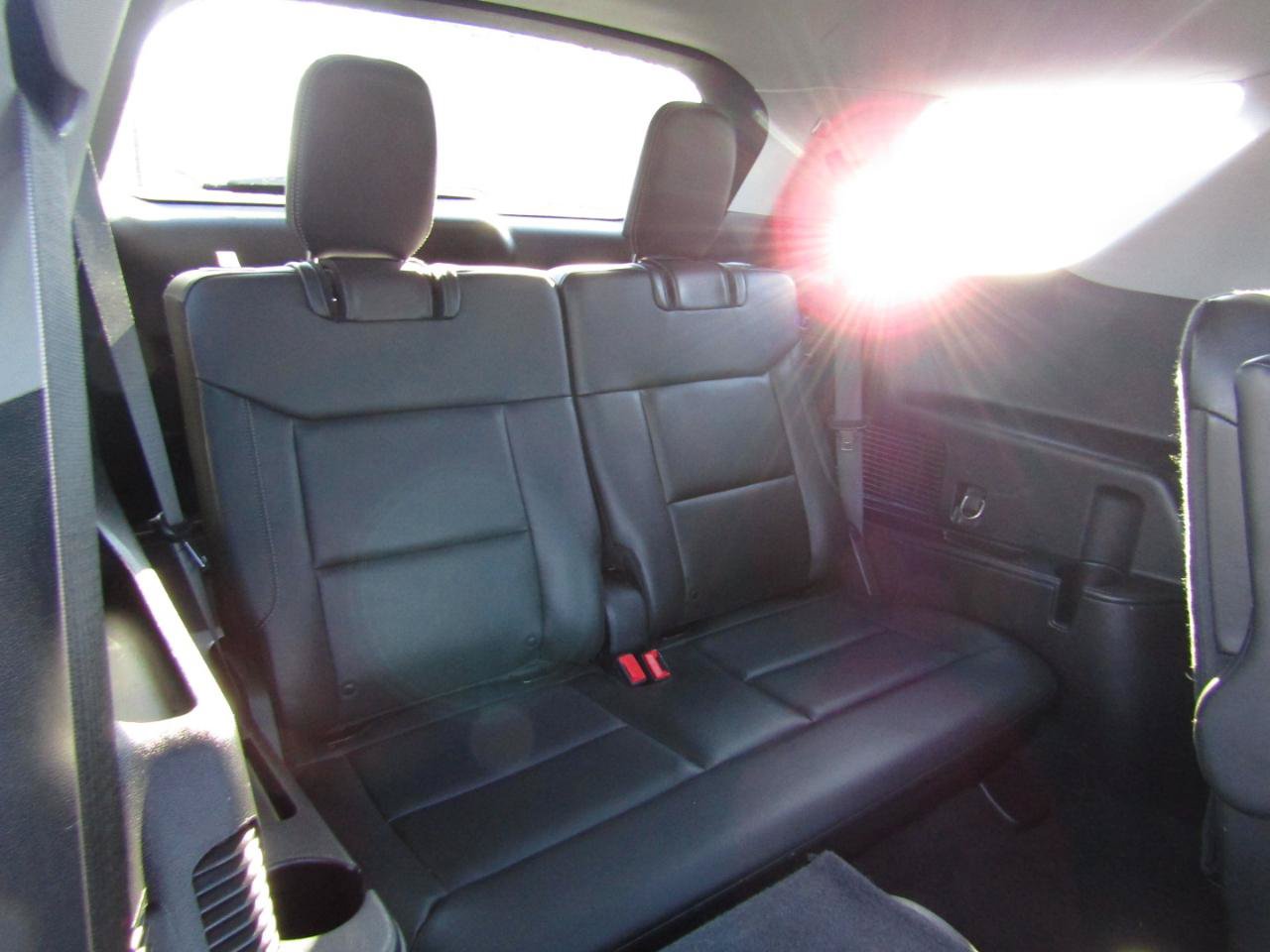 Used 2022 Ford Explorer XLT w/ Equipment Group 202A AWD/4WD image 26