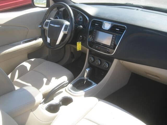 Used 2012 Chrysler 200 Touring image 23