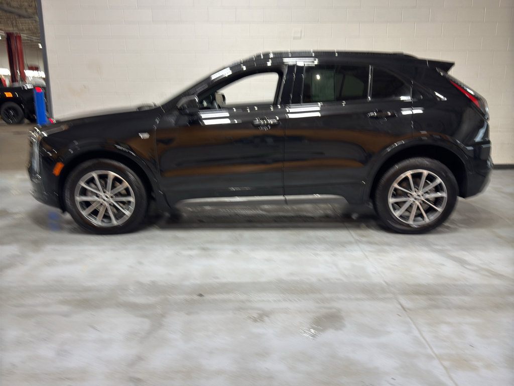 Used 2024 Cadillac XT4 Sport image 2