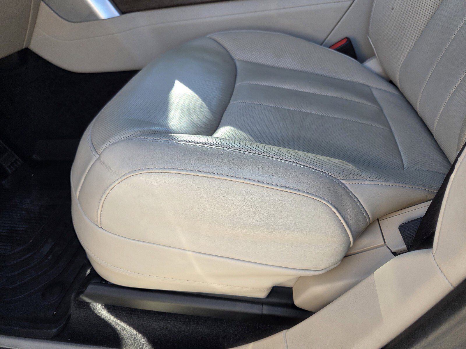 Used 2023 Land Rover Range Rover SE image 23