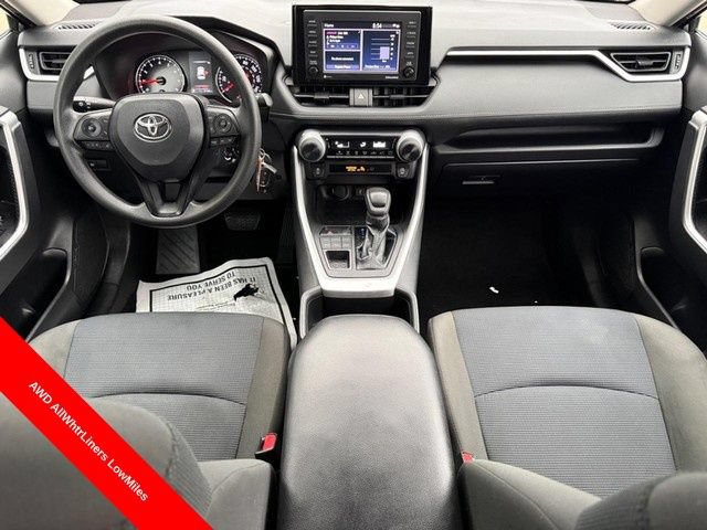 Used 2022 Toyota RAV4 LE AWD/4WD image 12
