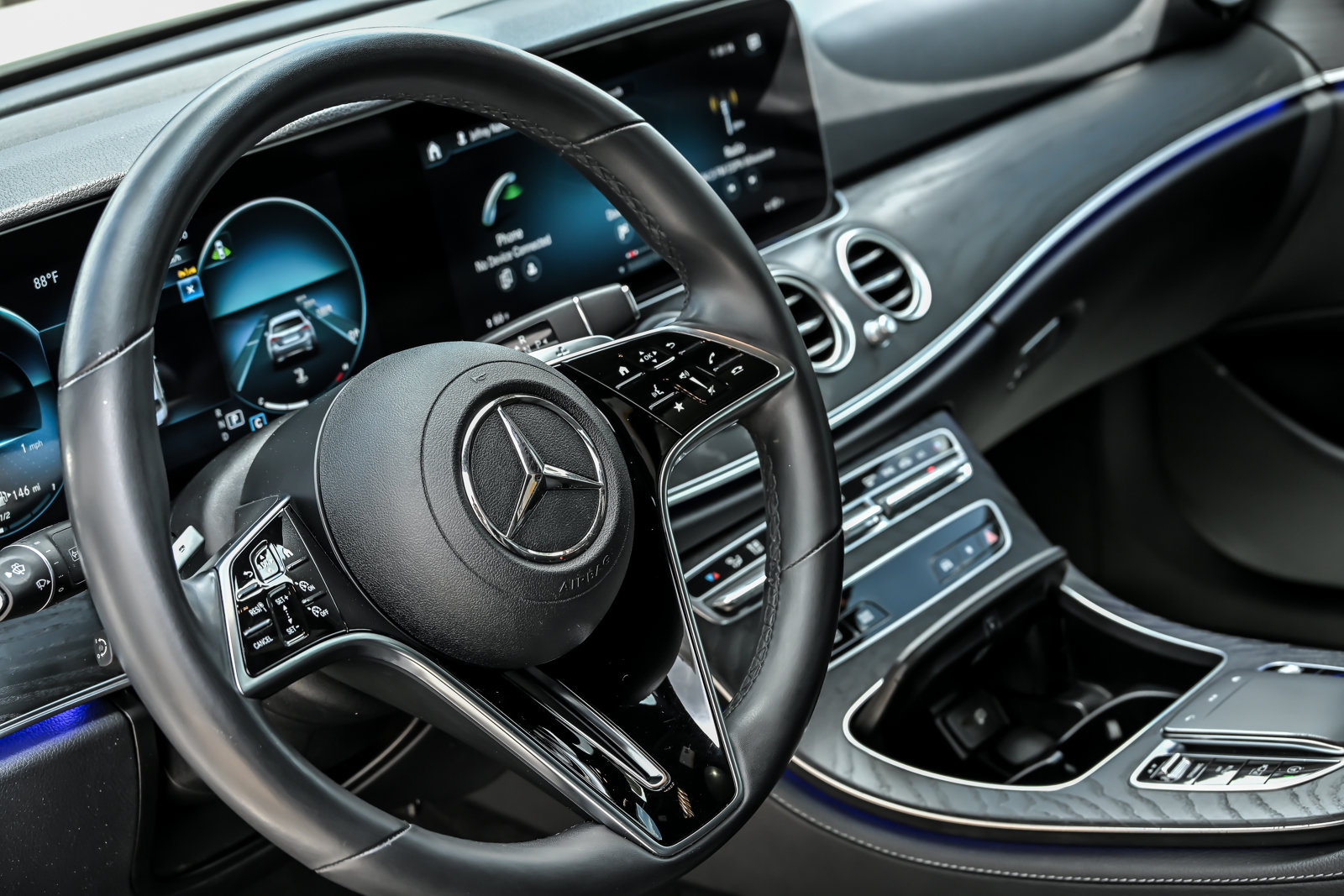 Used 2023 Mercedes-Benz E 350 4MATIC Sedan image 25