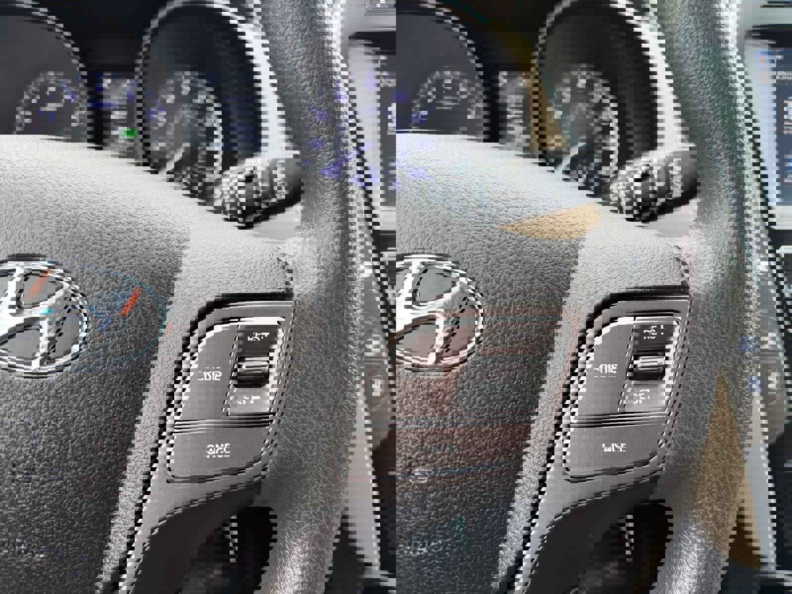 Used 2017 Hyundai Santa Fe Sport image 22