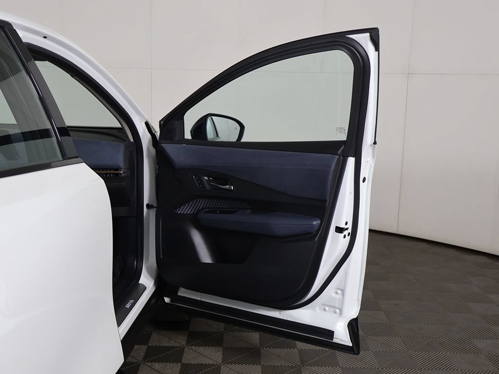 Used 2024 Nissan Ariya AWD image 25