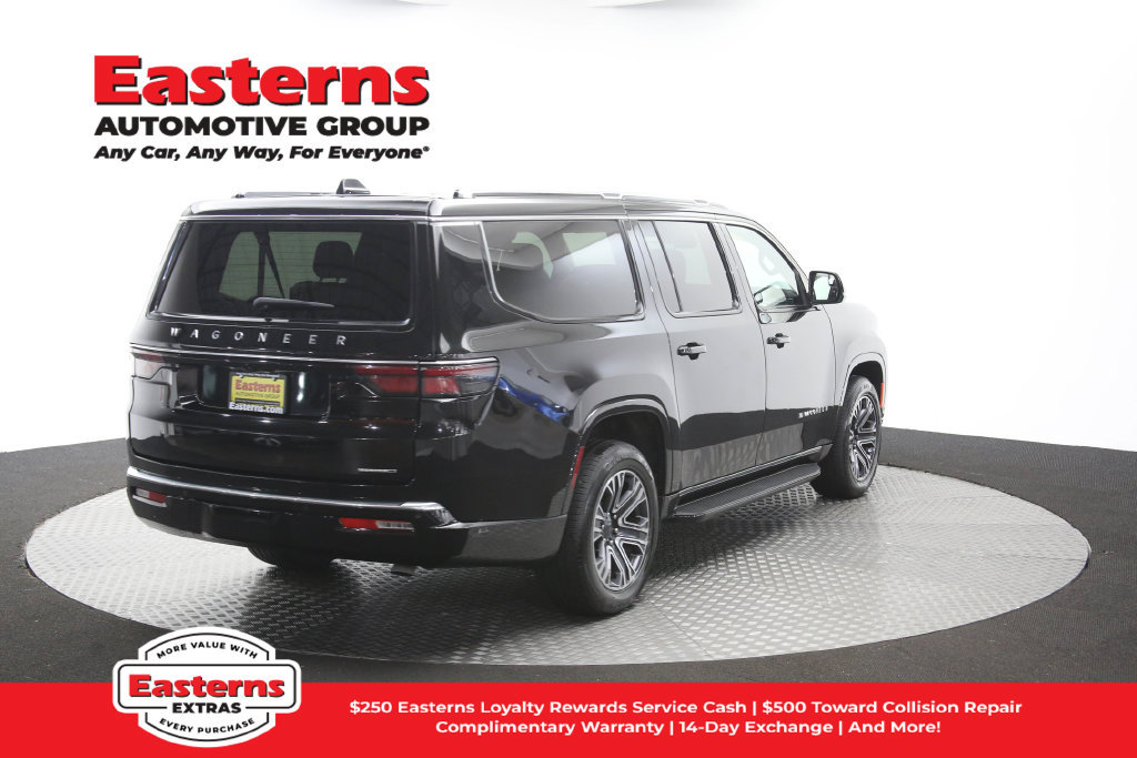 Used 2024 Jeep Wagoneer L Series II w/ Flexible Seating Group AWD/4WD image 45