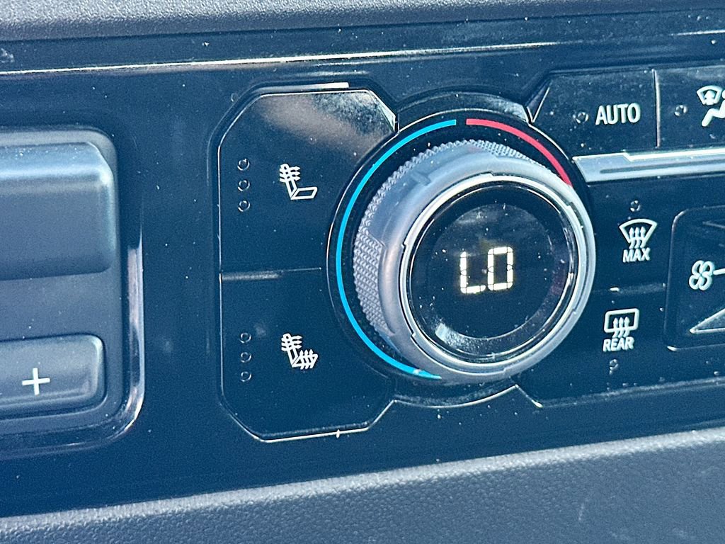 Used 2022 Chevrolet Silverado 1500 LT image 20