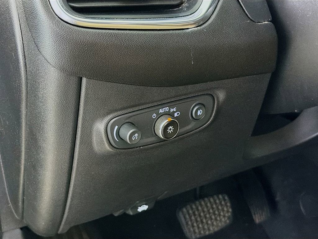 Used 2022 Chevrolet Equinox Premier FWD image 12