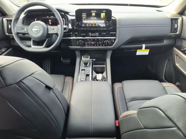 New 2025 Nissan Pathfinder Platinum image 12