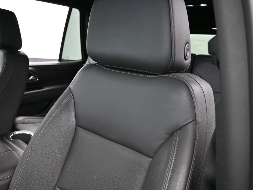 Used 2022 Chevrolet Tahoe LT w/ Luxury Package image 16