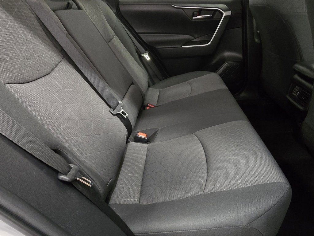 Used 2022 Toyota RAV4 XLE image 18