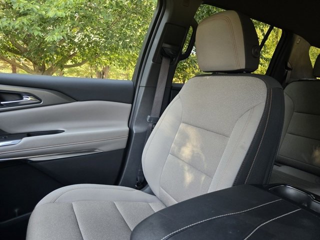 Used 2025 Chevrolet Traverse LT image 28