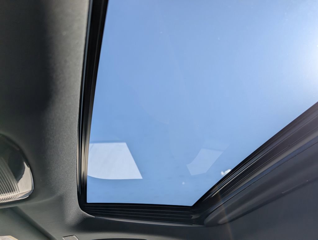 Used 2025 Lexus RX 350 Premium w/ Accessory Package (Z1) FWD image 4