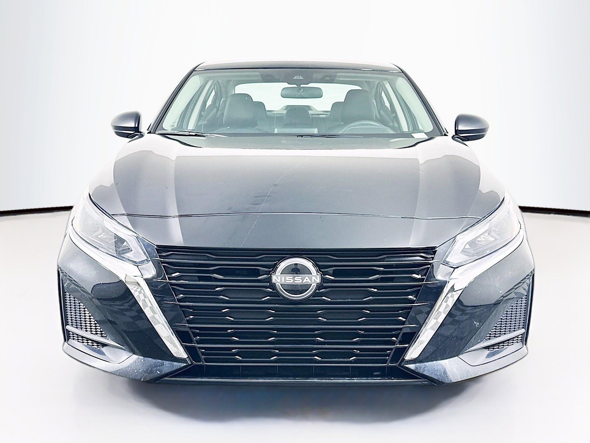 Used 2025 Nissan Altima 2.5 SV image 2