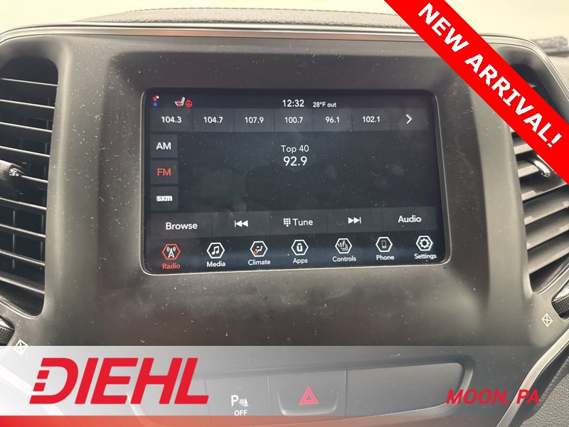 Used 2019 Jeep Cherokee Latitude Plus w/ Cold Weather Group image 24