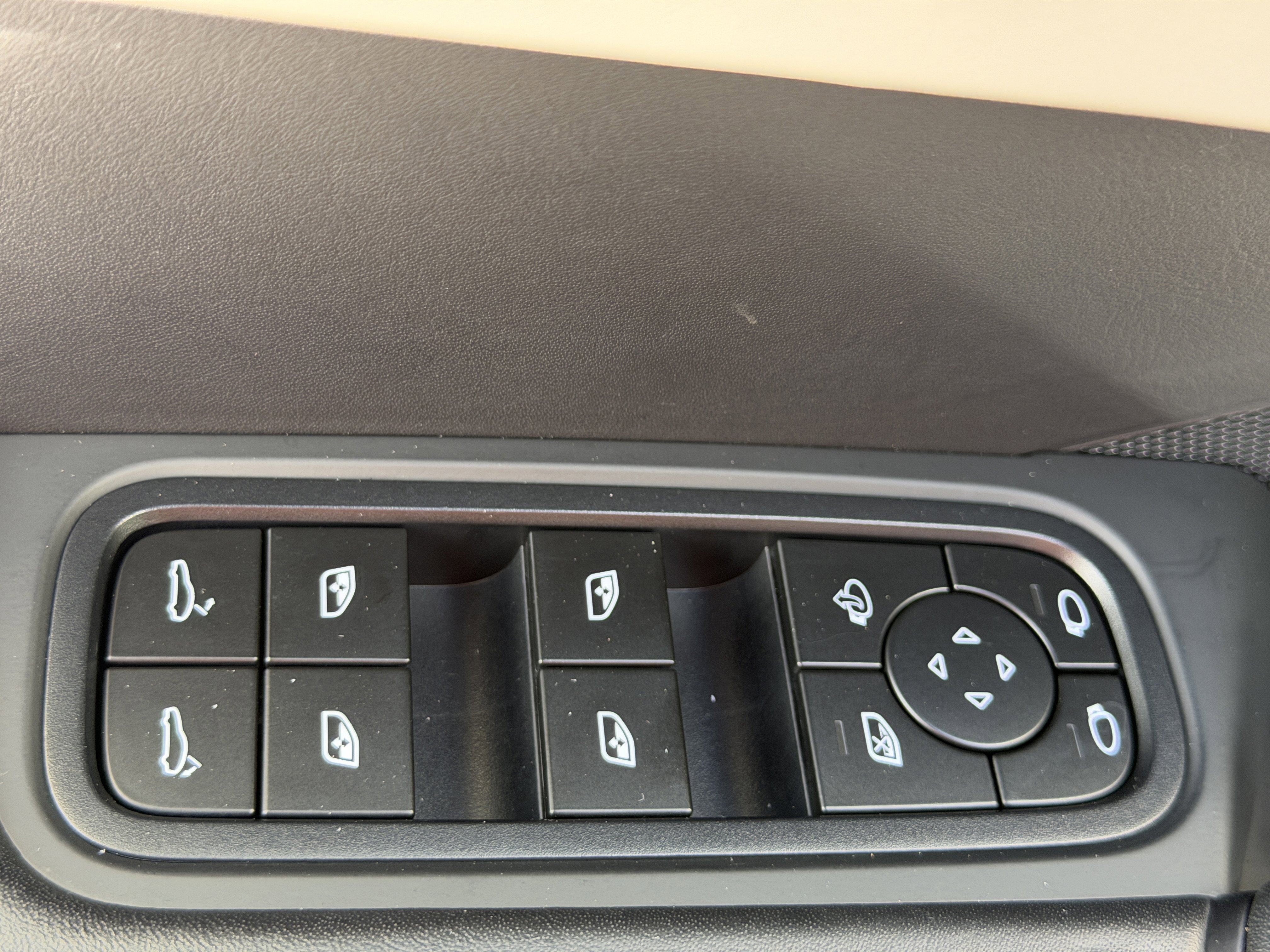 Certified 2024 Porsche Cayenne S image 25