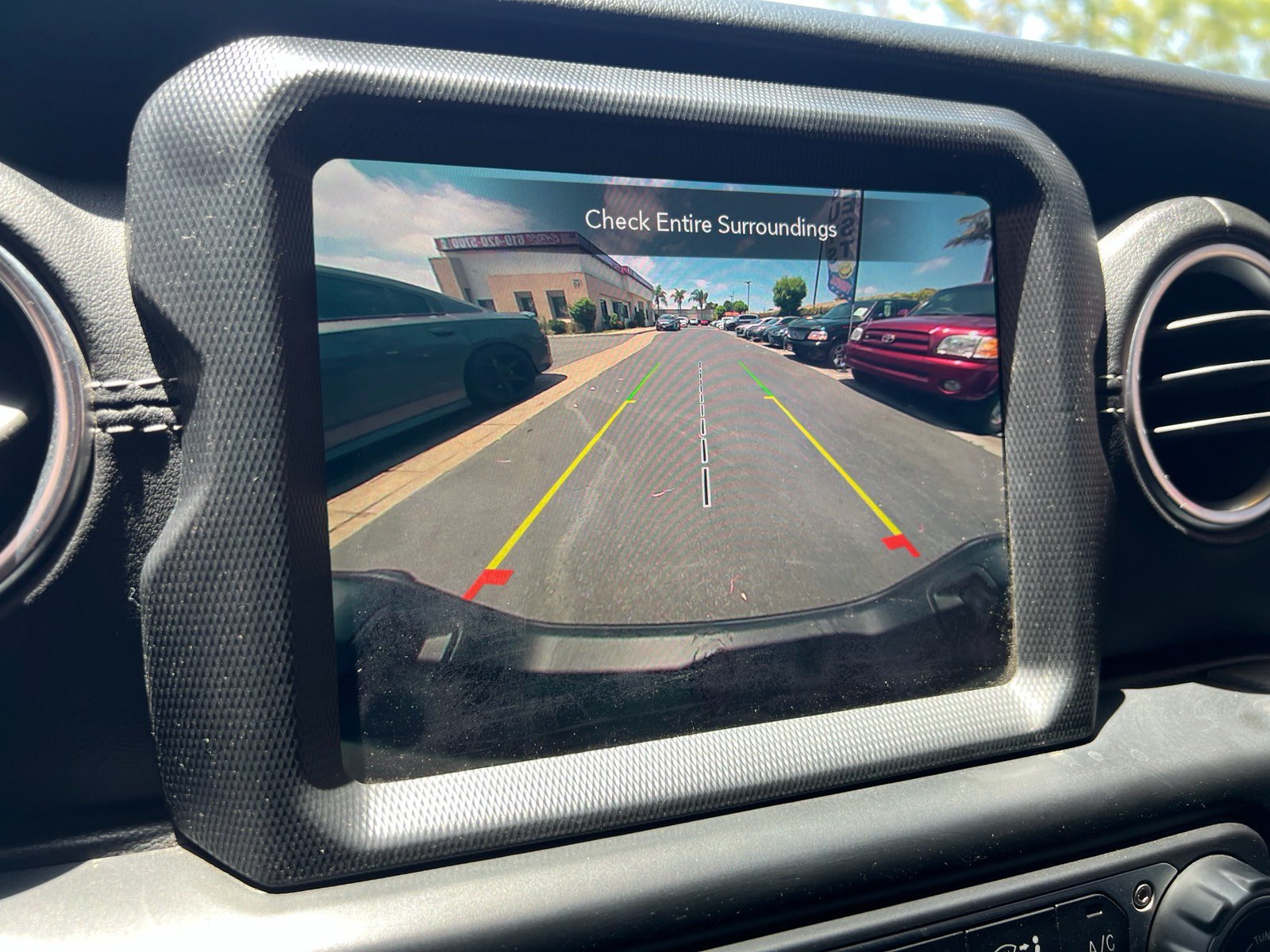 Used 2020 Jeep Gladiator Overland AWD/4WD image 25